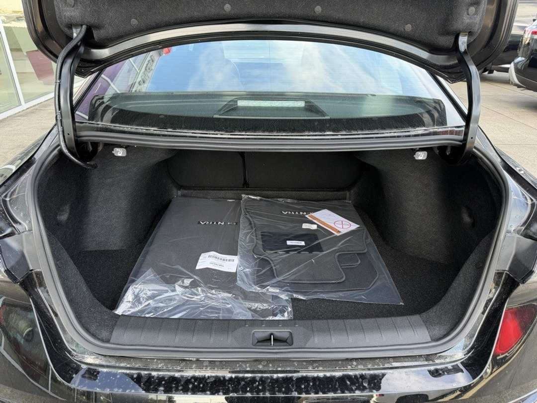 2026 Nissan Sentra SR - Image 9