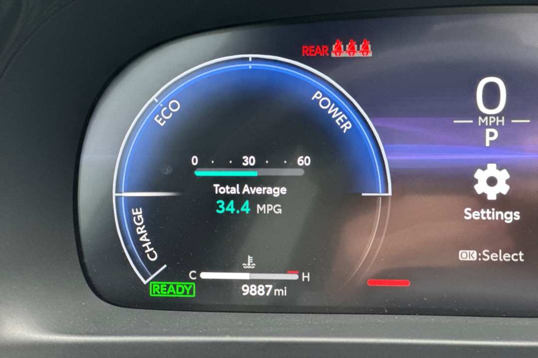 2025 Toyota Crown Signia Limited - Image 25