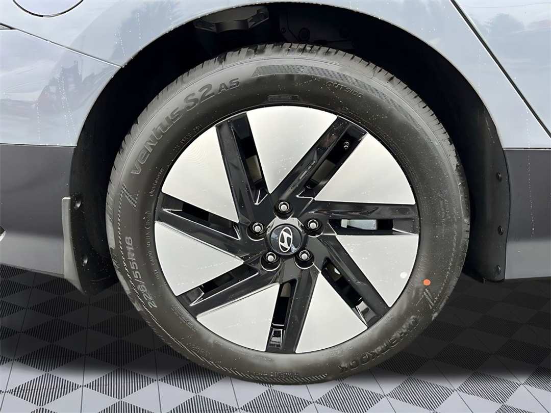 2025 Hyundai Ioniq 6 SE - Image 7