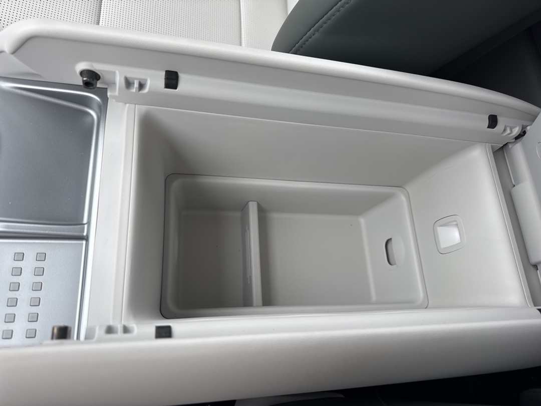 2026 Hyundai Ioniq 9 Performance Calligraphy - Image 29