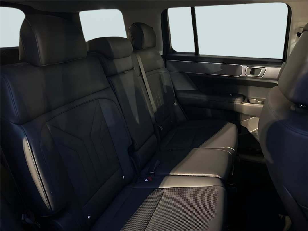 2026 Hyundai Santa Fe XRT - Image 12