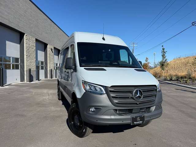 2026 Mercedes-Benz Sprinter 2500 Crew 144 WB