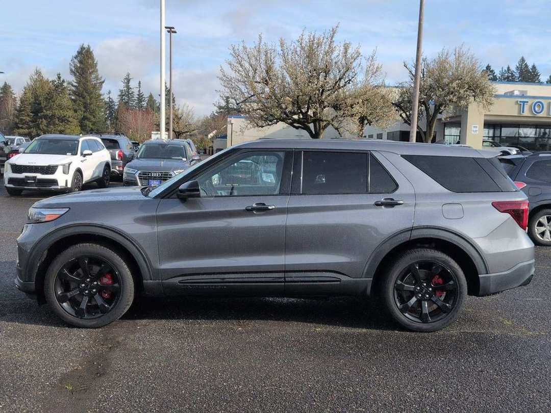 2022 Ford Explorer ST - Image 2