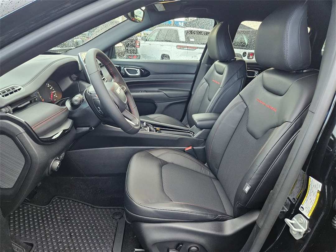 2026 Jeep Compass Trailhawk - Image 14