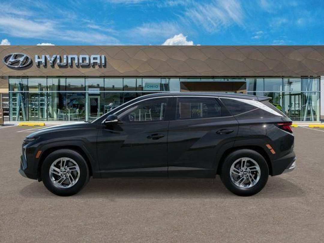 2026 Hyundai Tucson SE - Image 3