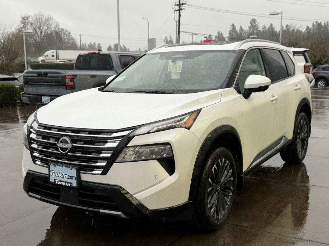 2026 Nissan Rogue Platinum - Image 5