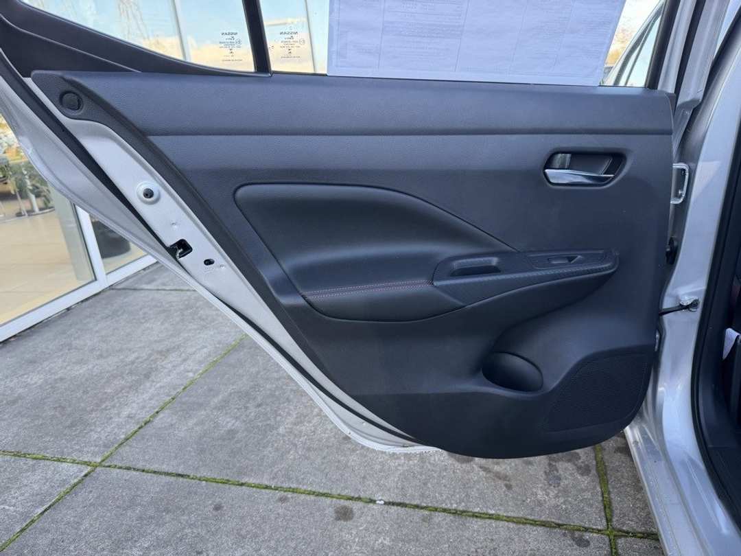 2025 Nissan Versa 1.6 SR - Image 27