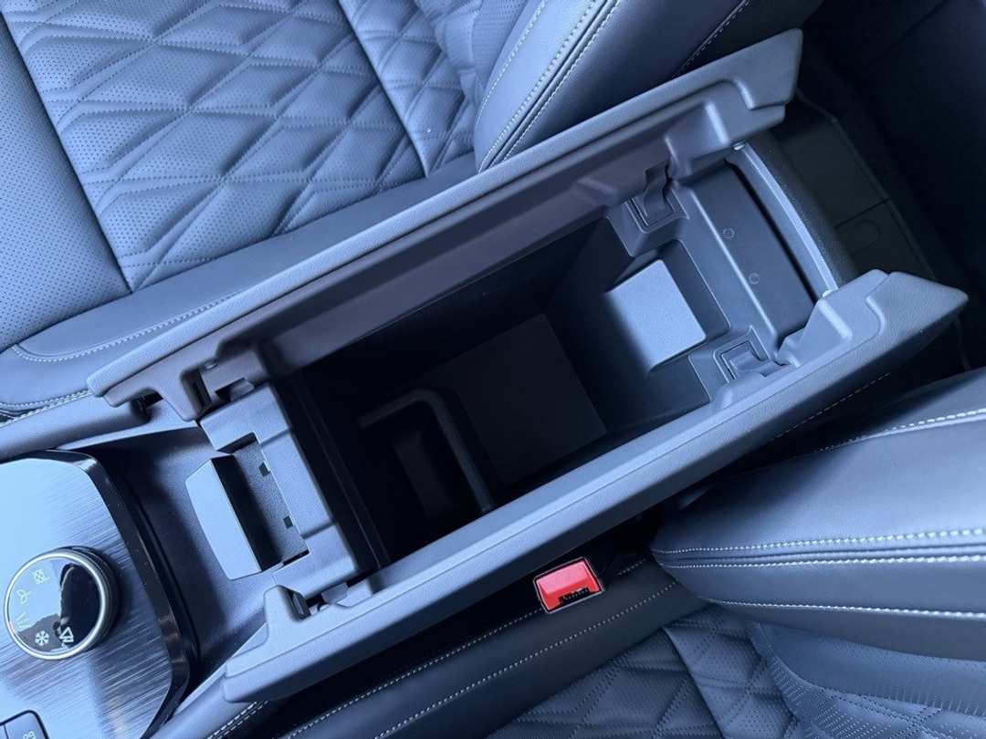 2026 Nissan Rogue Platinum - Image 31