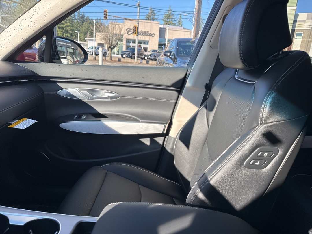 2026 Genesis Gv70 2.5T Advanced - Image 32