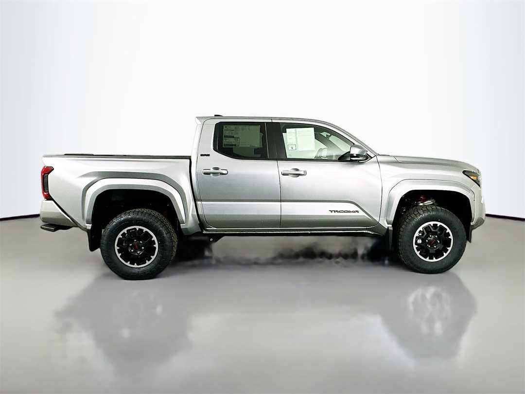 2025 Toyota Tacoma SR5 - Image 8