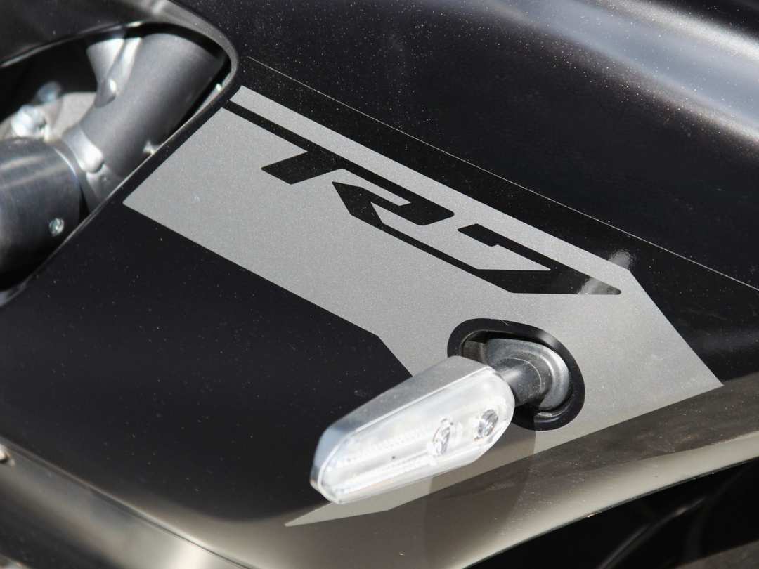 2025 Yamaha Yzf-R7 - Image 3