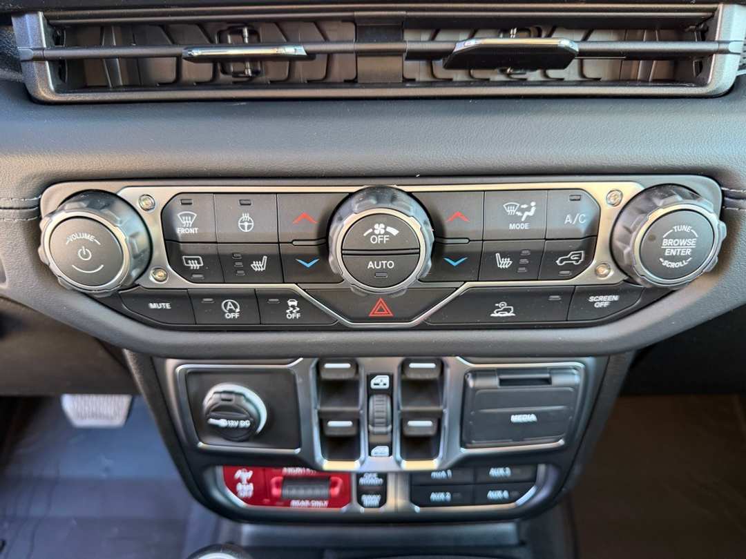 2026 Jeep Wrangler Rubicon - Image 22