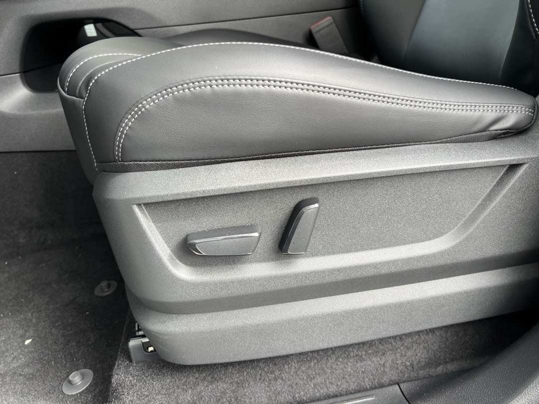 2026 Nissan Armada SV - Image 11