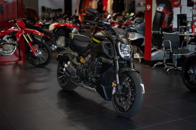2026 Ducati Diavel V4