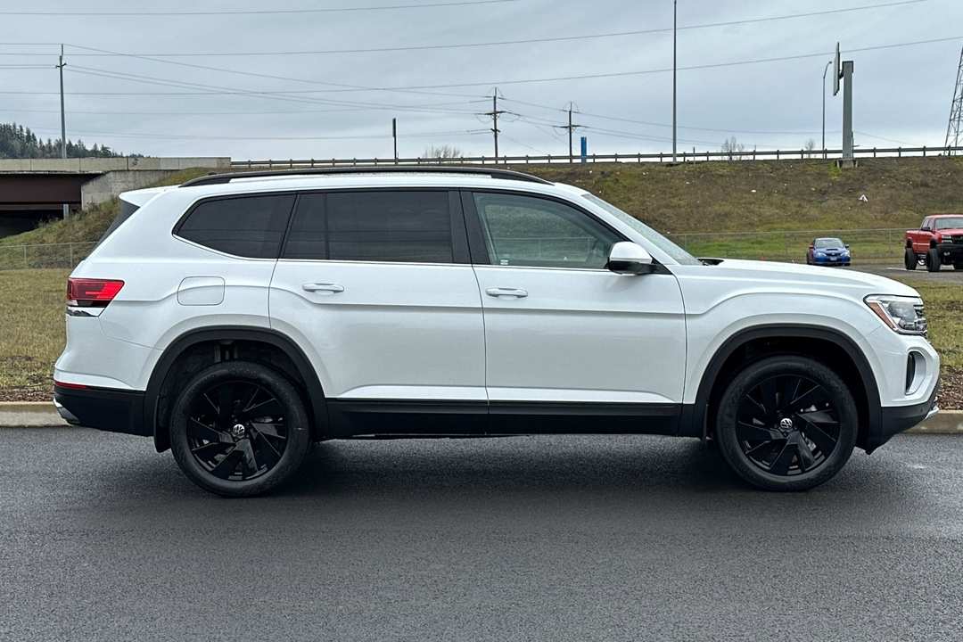 2026 Volkswagen Atlas 2.0T SE w/Technology - Image 2