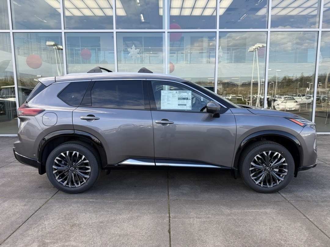 2026 Nissan Rogue Platinum - Image 8