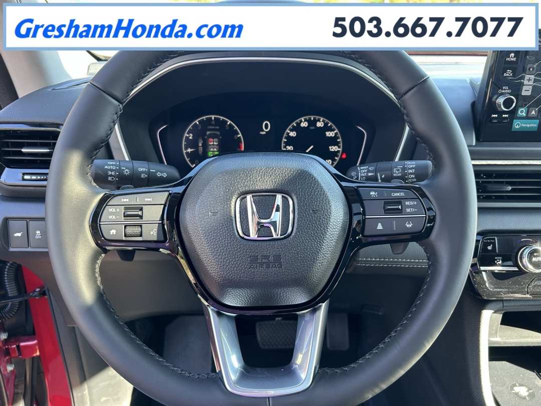 2025 Honda Pilot Touring - Image 13