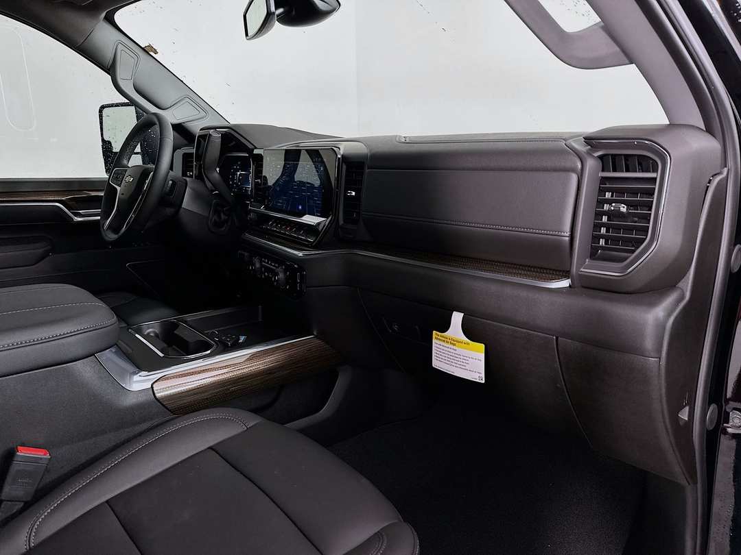 2025 Chevrolet Silverado 2500Hd LT - Image 30