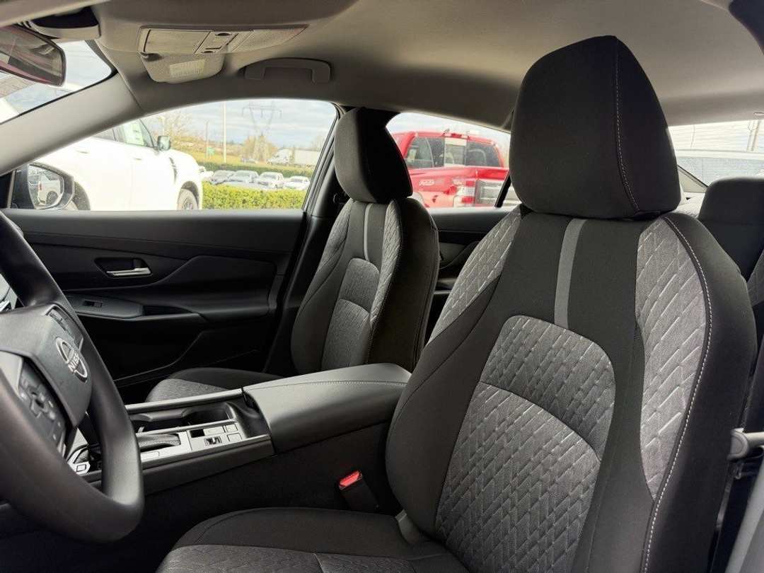 2026 Nissan Sentra SR - Image 14