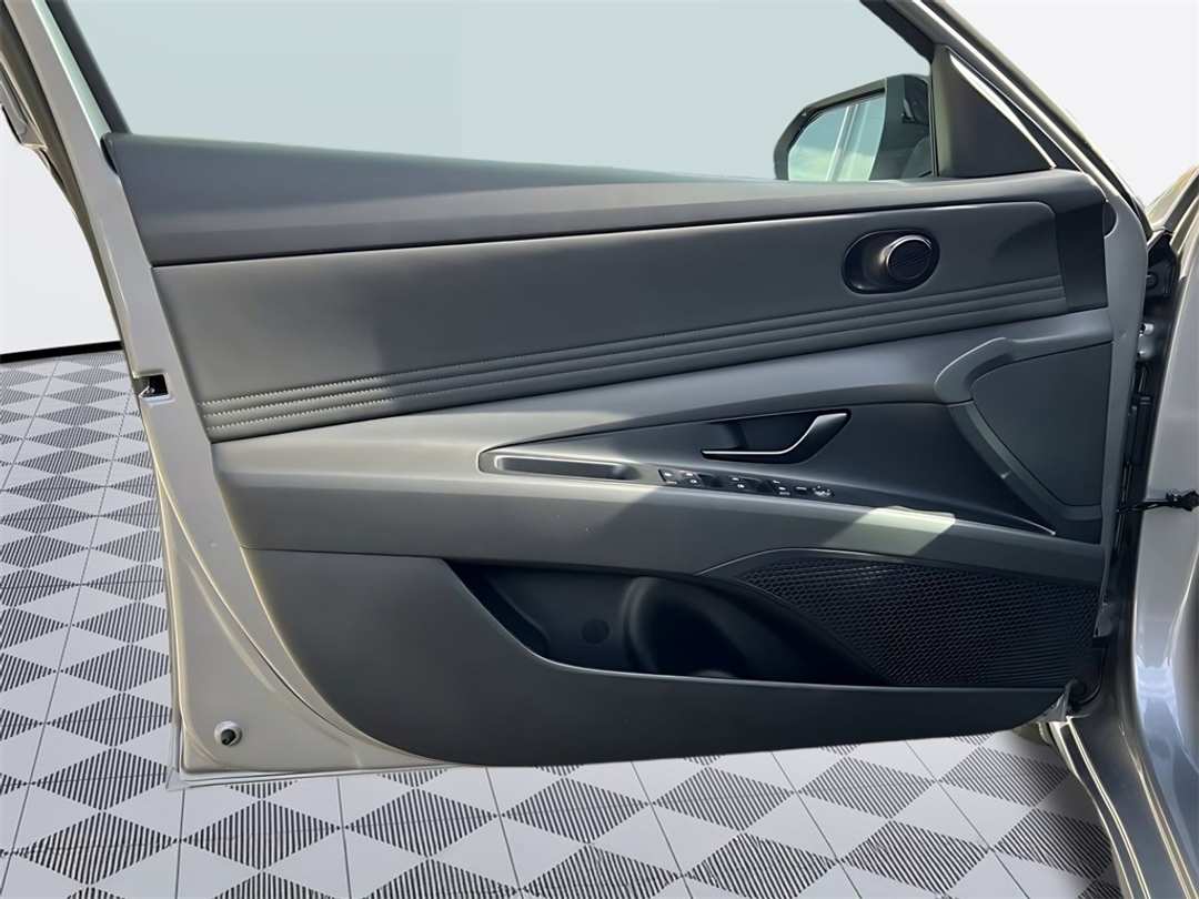 2026 Hyundai Venue SEL - Image 10