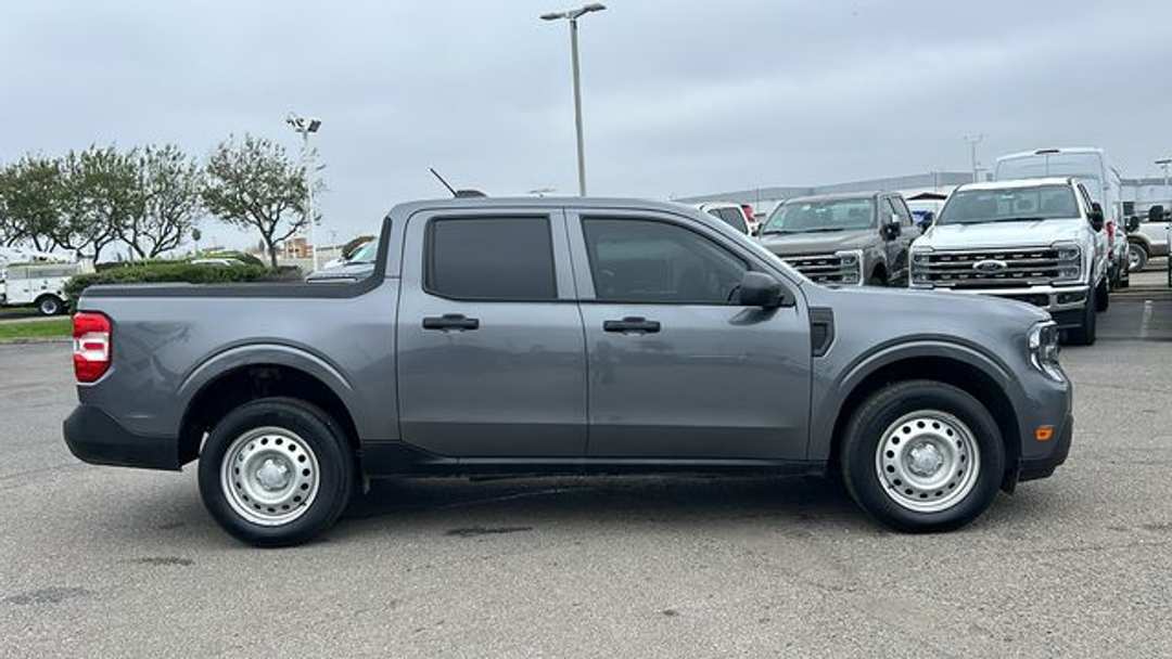 2025 Ford Maverick XL - Image 2