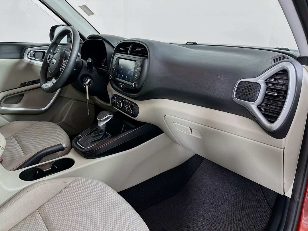 2020 Kia Soul LX - Image 28