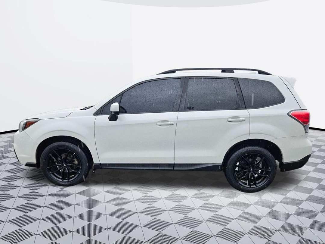 2017 Subaru Forester 2.5i Premium - Image 3