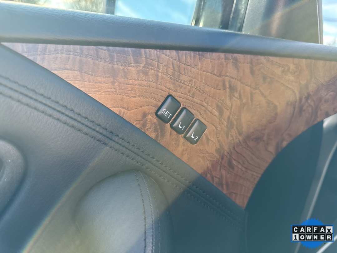 2024 Nissan Armada SL - Image 17