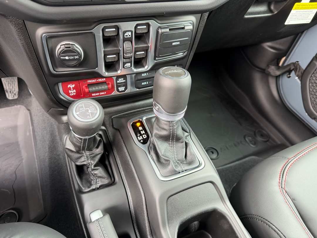 2026 Jeep Gladiator Rubicon - Image 24