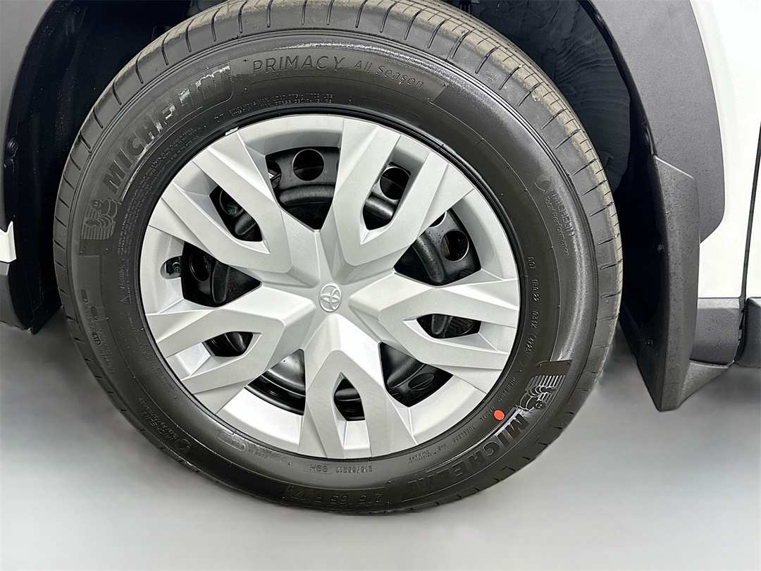 2026 Toyota Corolla Cross L - Image 30