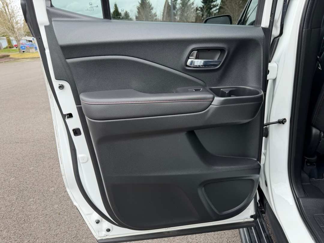 2022 Honda Ridgeline Black Edition - Image 31