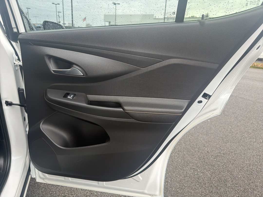 2025 Buick Envista Avenir - Image 21