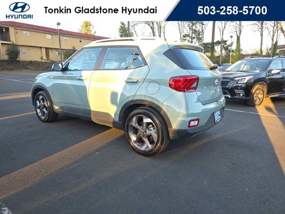 2025 Hyundai Venue SEL - Image 7