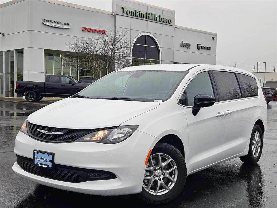 2026 Chrysler Voyager LX - Image 2