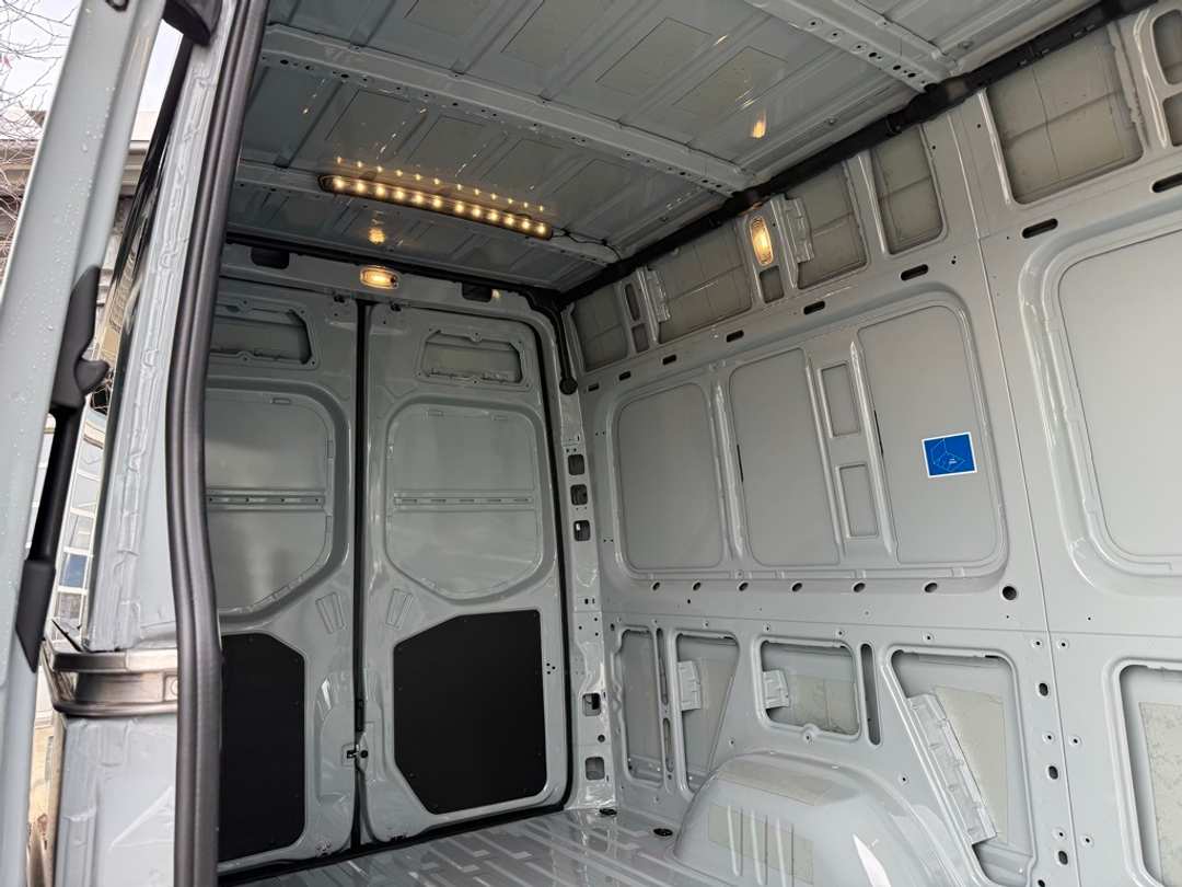 2025 Mercedes-Benz Sprinter 2500 Cargo 144 WB - Image 14