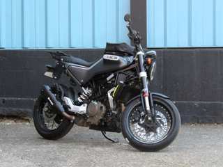 2021 Husqvarna Svartpilen 401