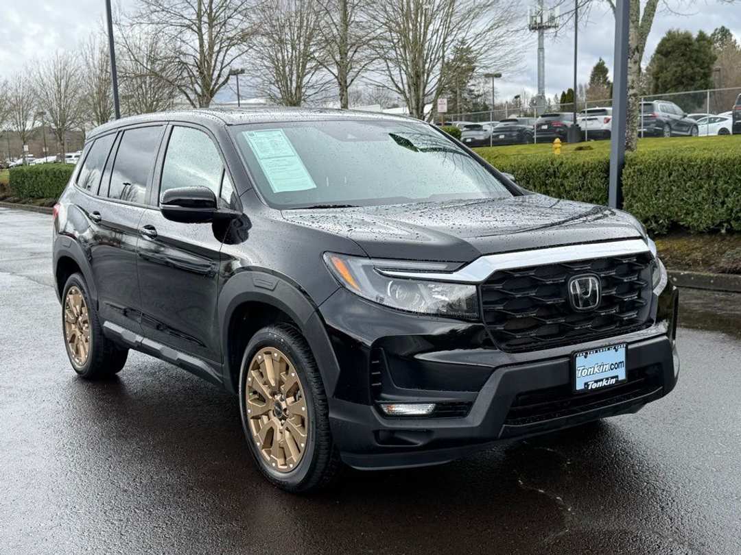 2022 Honda Passport EXL - Image 2