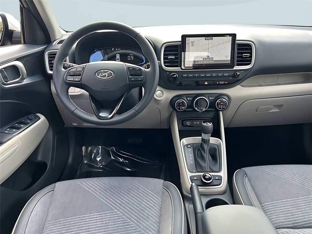 2025 Hyundai Venue Limited - Image 23