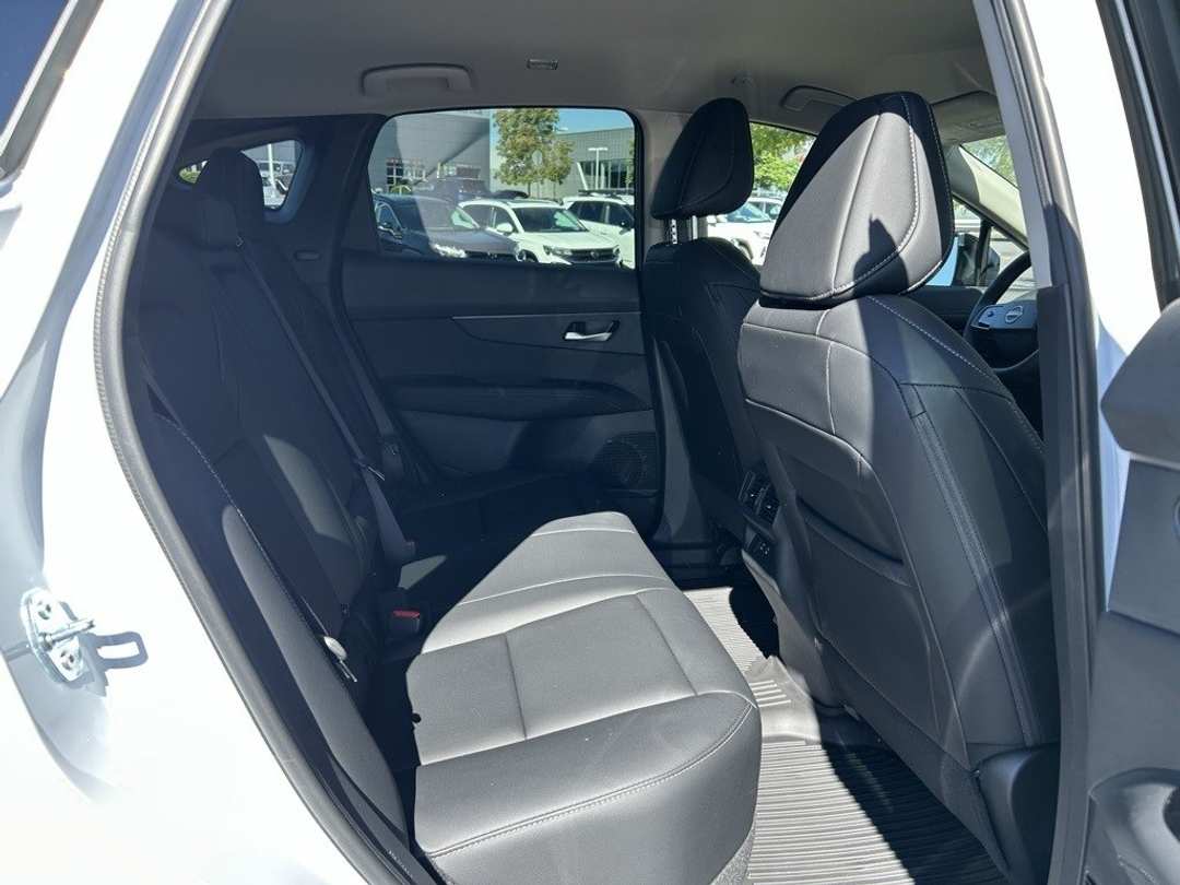 2025 Nissan Murano SV - Image 27