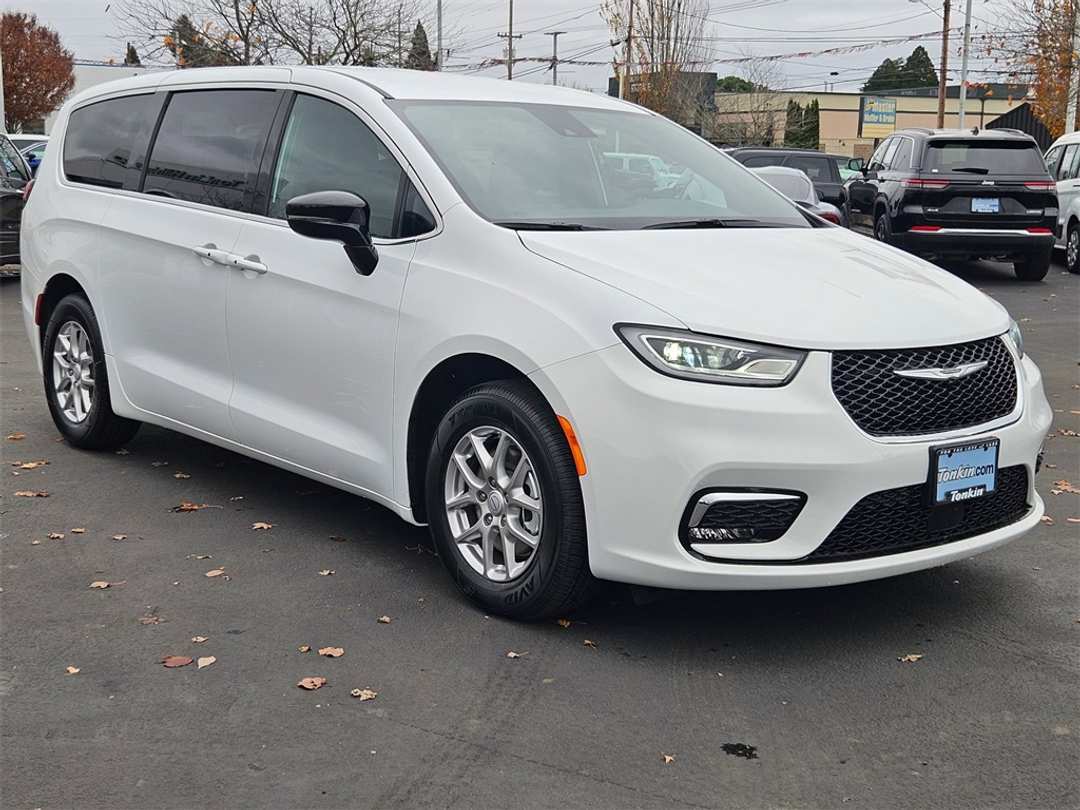 2026 Chrysler Pacifica Select - Image 8