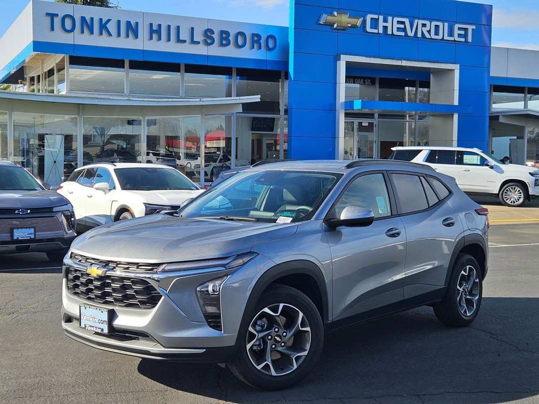 2026 Chevrolet Trax LT - Image 2