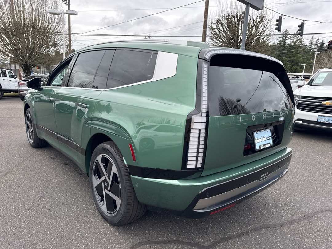 2026 Hyundai Ioniq 9 Performance Calligraphy - Image 5