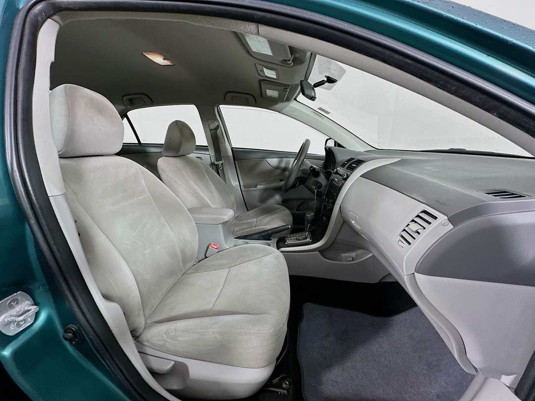 2010 Toyota Corolla LE - Image 25