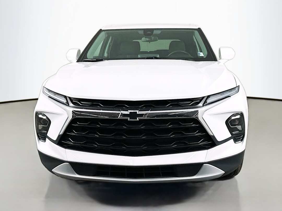 2025 Chevrolet Blazer LT - Image 2