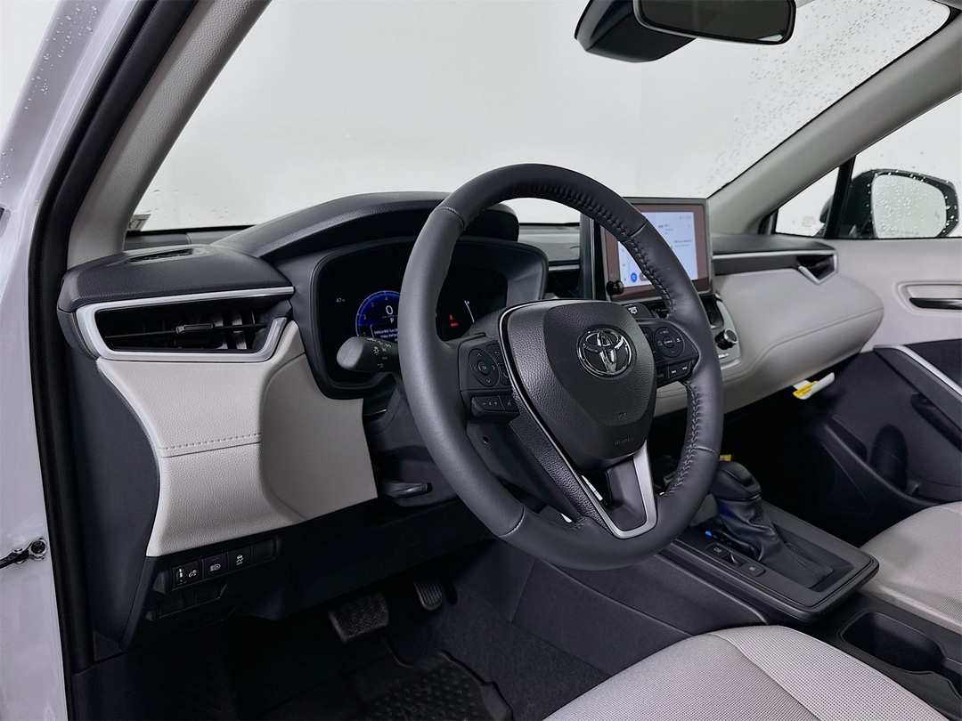 2026 Toyota Corolla Cross LE - Image 9