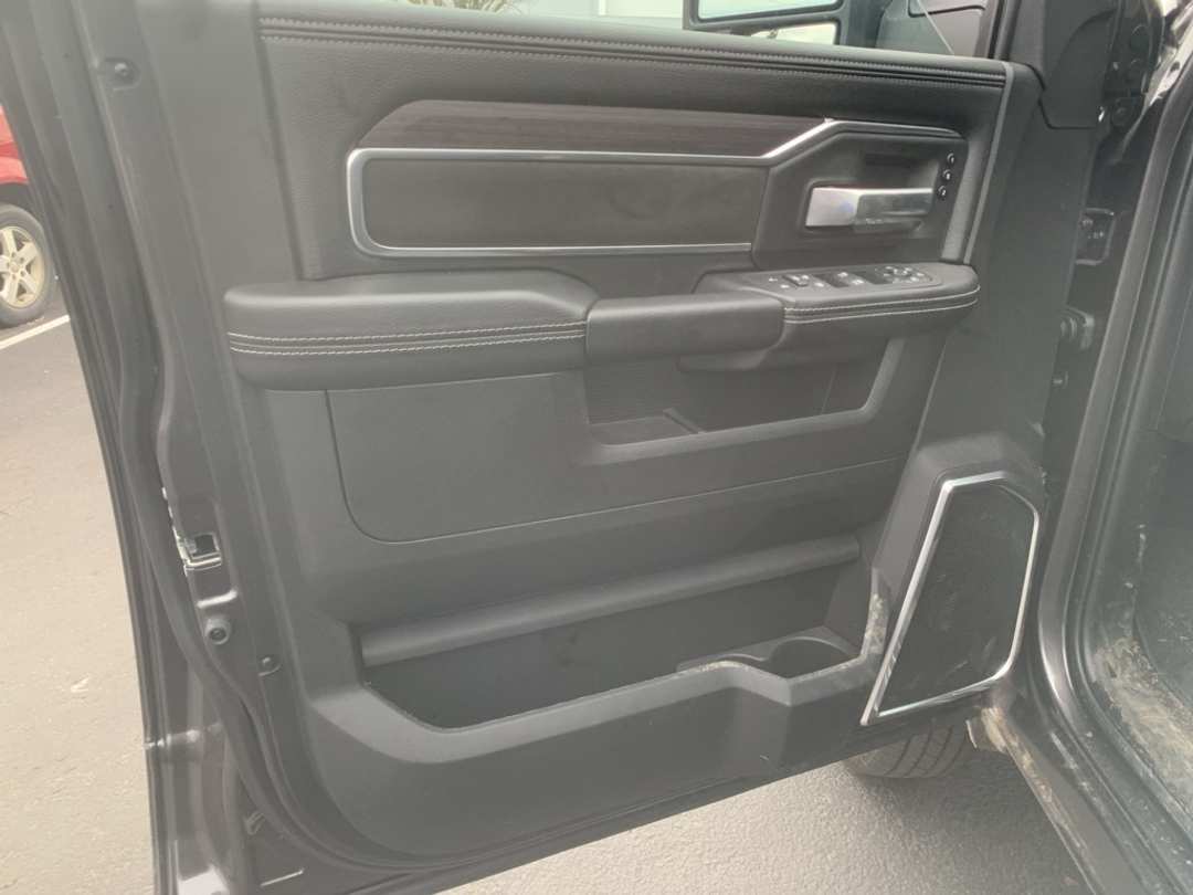 2025 Ram 3500 Laramie - Image 10