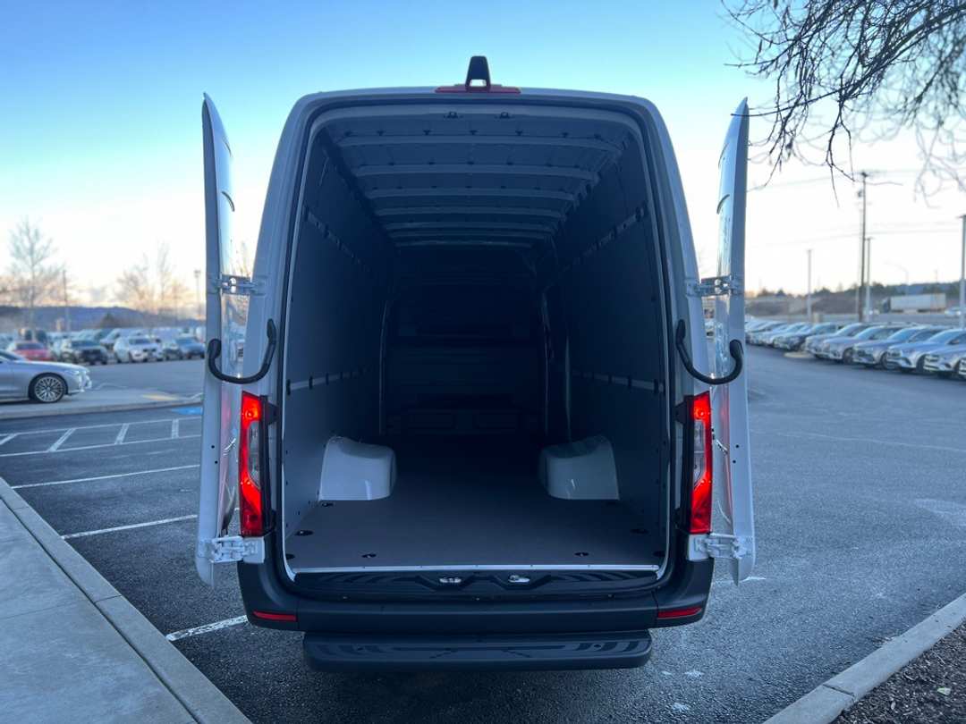 2024 Mercedes-Benz Sprinter 3500 Cargo 170 WB - Image 14