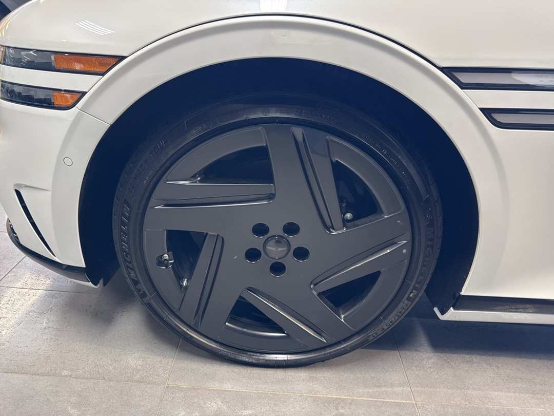 2026 Genesis G90 3.5T eSC - Image 9