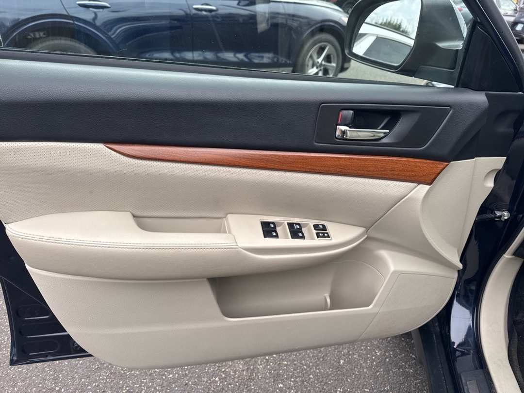 2014 Subaru Outback 3.6R - Image 13