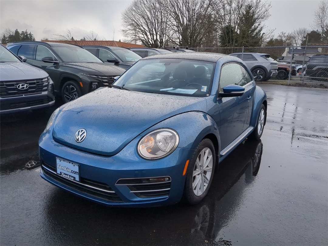 2019 Volkswagen Beetle 2.0T SE - Image 2